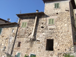 Vendita appartamento da ristrutturare in centro storico,  Olevano Romano