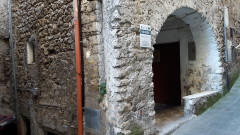 Vendita appartamento in centro storico con due camere a Olevano Romano