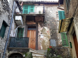 Vendita appartamento panoramico con balcone e terrazzo a Olevano Romano